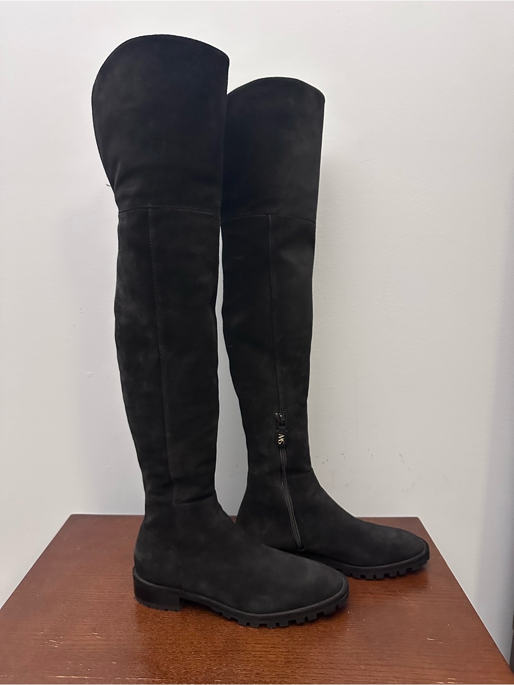 Stuart Weitzman Black Amber Suede Over-The-Knee Lug Sole Boots Size 5.5 - Picture 3 of 13
